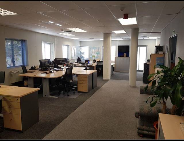 712M² OFFICE TO LET IN CENTURY CITY